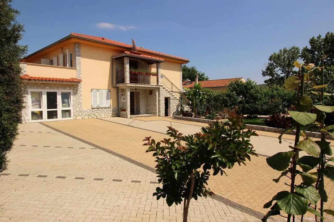 Apartments By The Sea Cizici, Krk - 19177 Malinska
