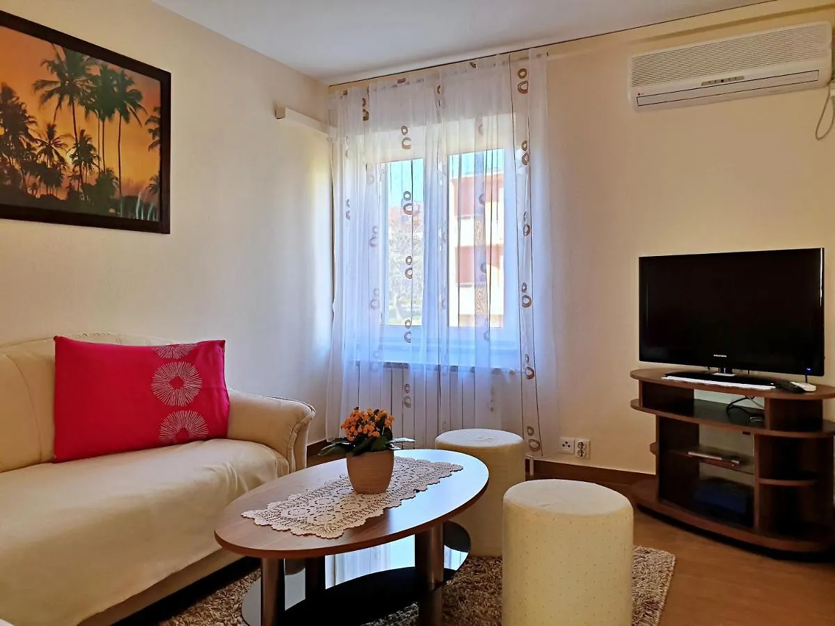 Apartments By The Sea Cizici, Krk - 19177 Malinska 0*,